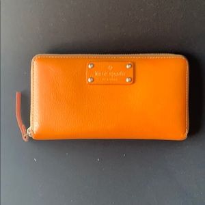 Kate Spade Zippy Long Wallet